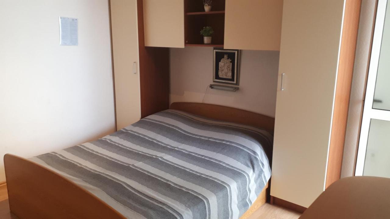 Apartmani Leko Mirjana Baška Voda Buitenkant foto